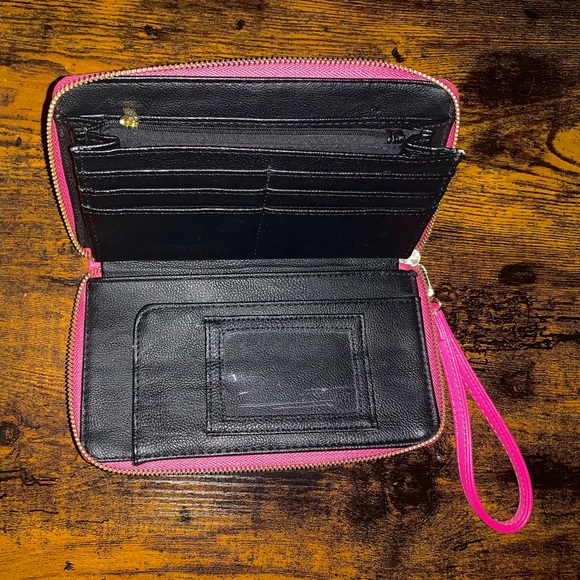 Betsey Johnson Wrislet - Picture 4 of 4